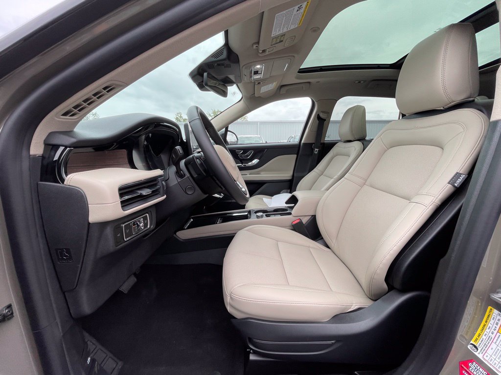 New 2025 Lincoln Corsair Reserve FWD image 19