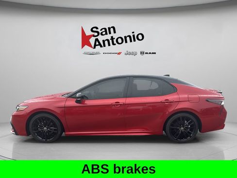 Used 2023 Toyota Camry XSE FWD image 9