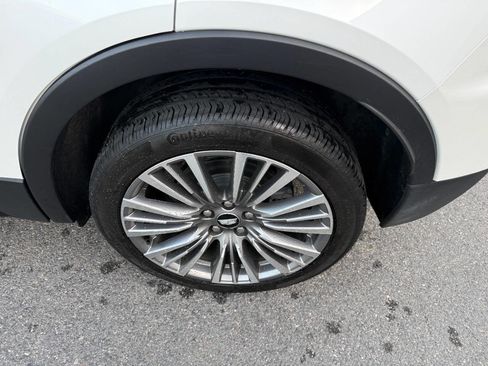 Used 2024 Cadillac XT4 Premium Luxury w/ Technology Package image 16