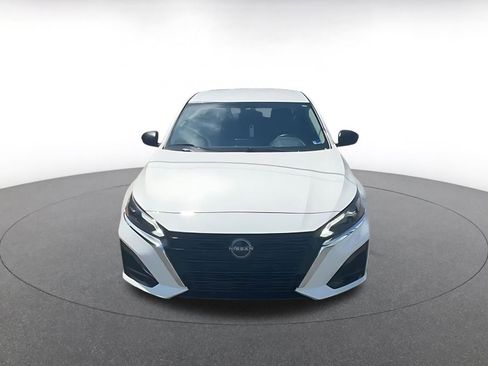 Used 2025 Nissan Altima 2.5 SV FWD image 4