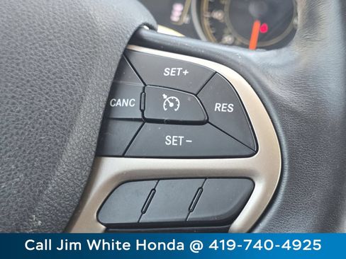 Used 2016 Jeep Cherokee Latitude AWD/4WD image 28