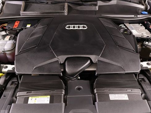 Used 2021 Audi Q8 Prestige w/ Prestige Package image 20