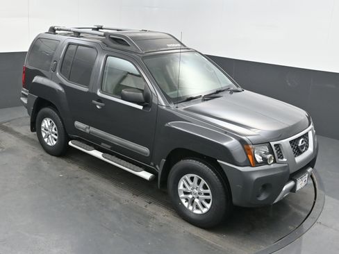 Used 2015 Nissan Xterra S image 31