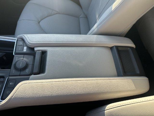 New 2026 Toyota Grand Highlander AWD image 32