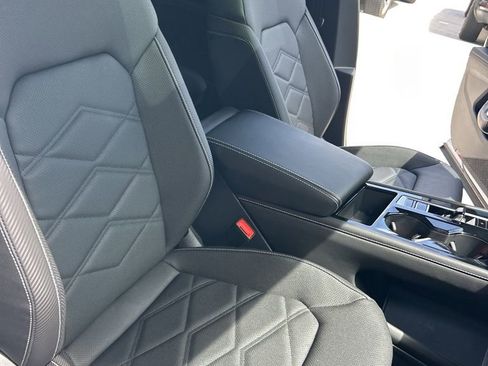 Used 2026 Volkswagen Atlas Cross Sport SE image 15