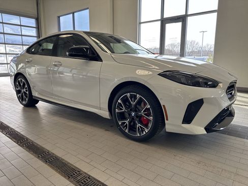 Used 2025 BMW M235i xDrive M235 xDrive w/ Premium Package image 3