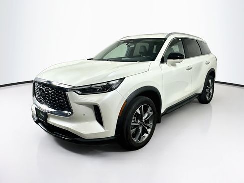Used 2023 INFINITI QX60 Luxe AWD/4WD image 3