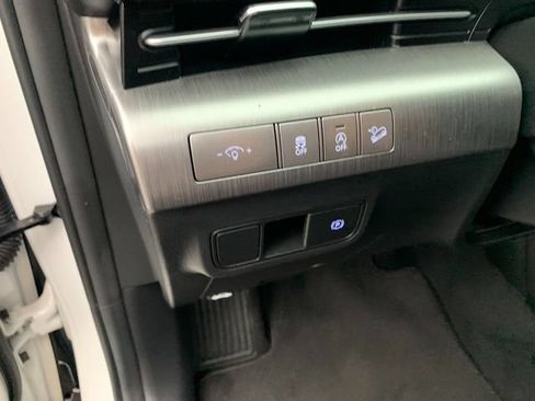 Used 2024 Hyundai Kona SE AWD/4WD image 22