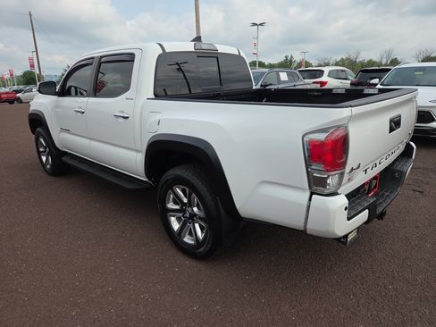 Certified 2019 Toyota Tacoma Limited AWD/4WD image 5