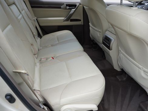 Used 2015 Lexus GX 460 w/ Premium Package AWD/4WD image 33