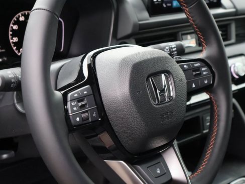 New 2025 Honda Pilot TrailSport image 11