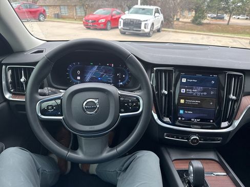 Used 2024 Volvo S60 B5 Plus image 18