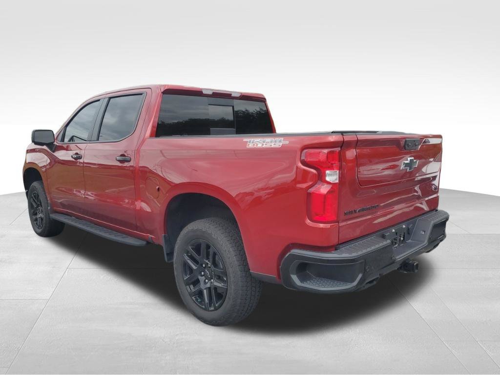 Used 2025 Chevrolet Silverado 1500 LT Trail Boss AWD/4WD image 3