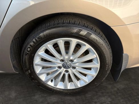 Used 2016 Volkswagen Passat 1.8T SE FWD image 41