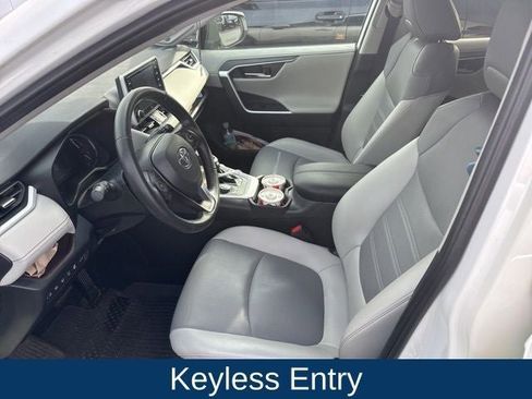 Used 2019 Toyota RAV4 Limited w/ Advanced Technology Package image 17