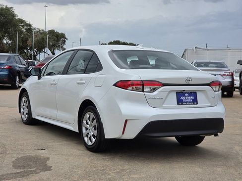 Used 2026 Toyota Corolla LE FWD image 7