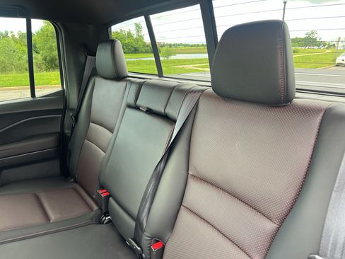 Used 2025 Honda Ridgeline Black Edition image 36