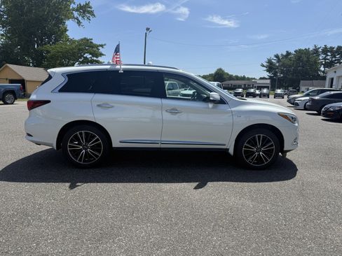Used 2019 INFINITI QX60 Luxe w/ Essential Package AWD/4WD image 2