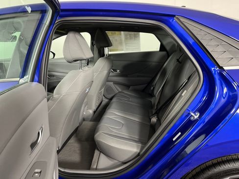 Used 2025 Hyundai Elantra SEL image 13