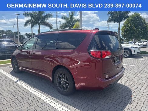 Used 2020 Chrysler Pacifica Touring-L w/ Advanced Safetytec Group image 4