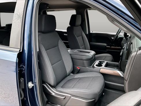 Used 2022 Chevrolet Silverado 1500 RST AWD/4WD image 9