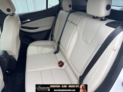 Used 2020 Buick Encore GX Essence w/ Experience Buick Package FWD image 12