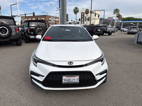 Used 2023 Toyota Corolla SE w/ SE Premium Package image 2