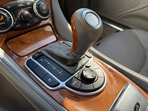 Used 2012 Mercedes-Benz SL 550 image 47