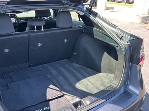 Used 2022 Toyota Prius L Eco image 20