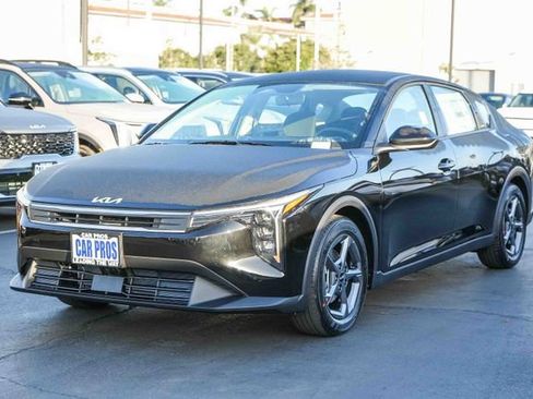New 2026 Kia K4 LXS image 4