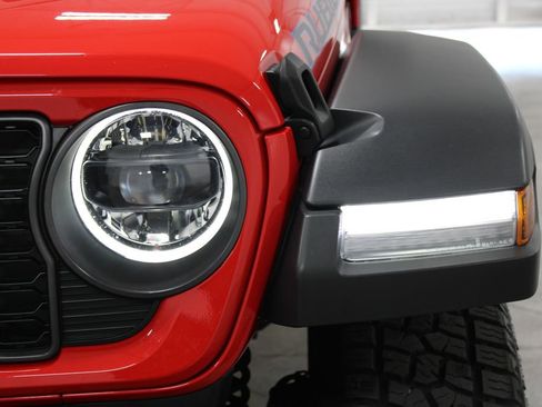 Used 2024 Jeep Wrangler Unlimited Rubicon 4xe image 12