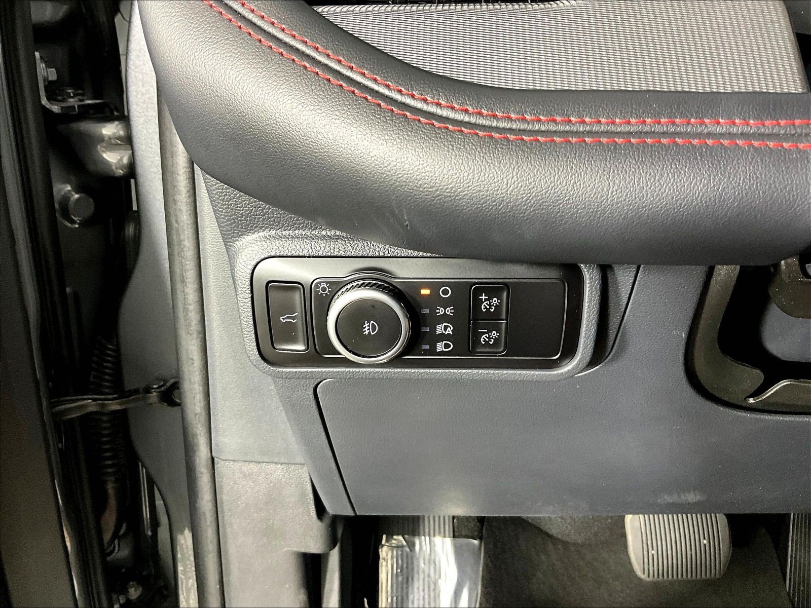 Used 2025 Ford Explorer ST-Line AWD/4WD image 37