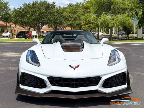 Used 2019 Chevrolet Corvette ZR1 RWD image 7