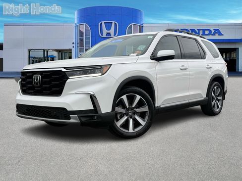 Certified 2024 Honda Pilot Touring image 2