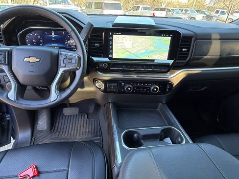 Certified 2025 Chevrolet Silverado 2500 LT w/ Convenience Package image 18