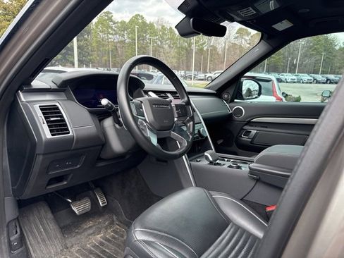 Used 2022 Land Rover Discovery S R-Dynamic image 3