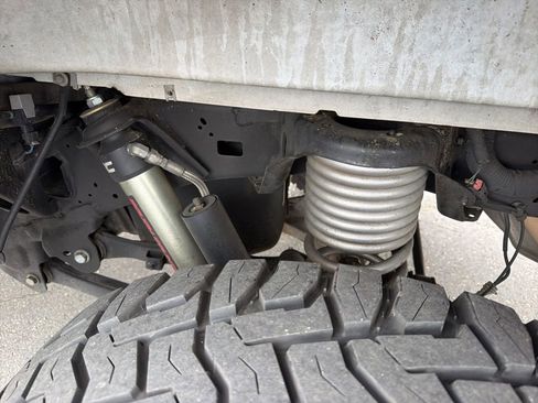 Used 2021 RAM 1500 Laramie AWD/4WD image 5