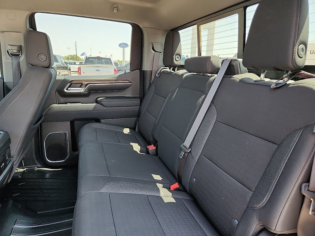 Used 2024 Chevrolet Silverado 1500 RST w/ Convenience Package II AWD/4WD image 5
