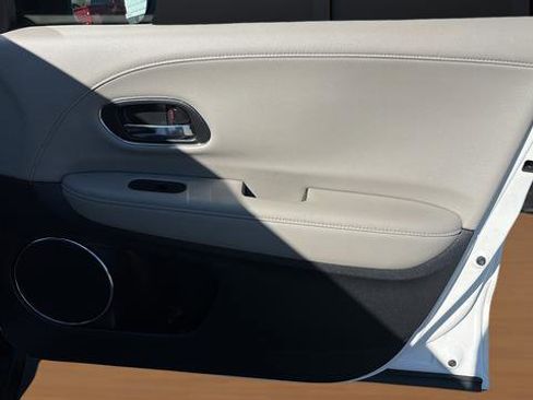 Used 2021 Honda HR-V EX-L image 30