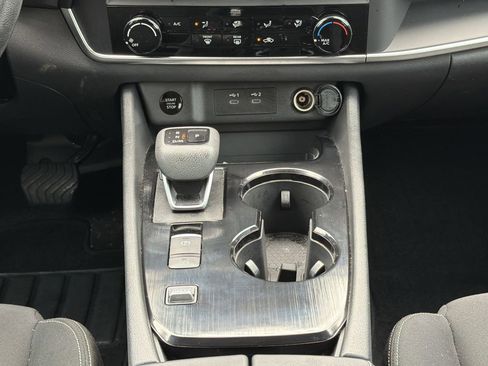 Certified 2025 Nissan Rogue S FWD image 4