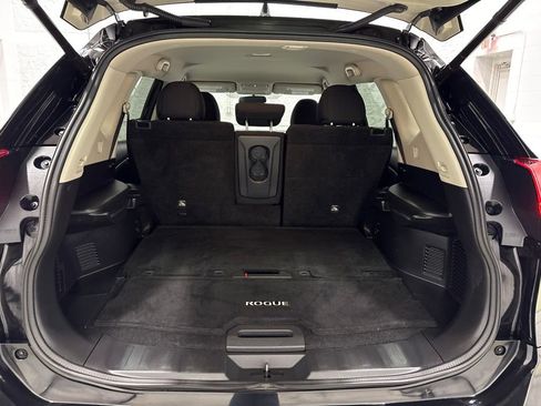 Used 2018 Nissan Rogue SV AWD/4WD image 33