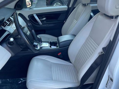 Used 2020 Land Rover Discovery Sport SE image 13