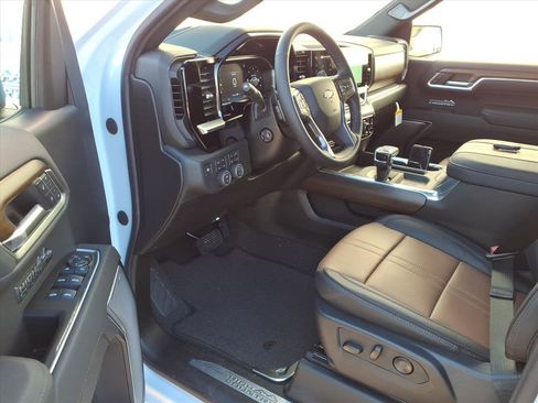 New 2026 Chevrolet Silverado 1500 High Country w/ Z71 Off-Road Package image 4