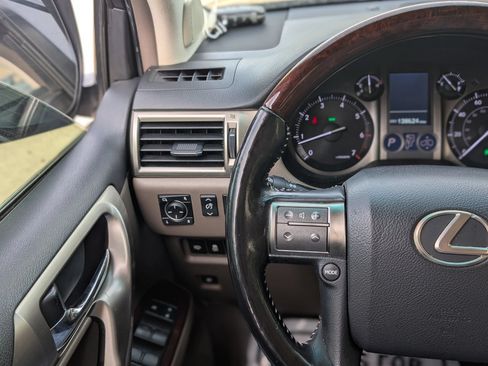 Used 2017 Lexus GX 460 Luxury AWD/4WD image 13