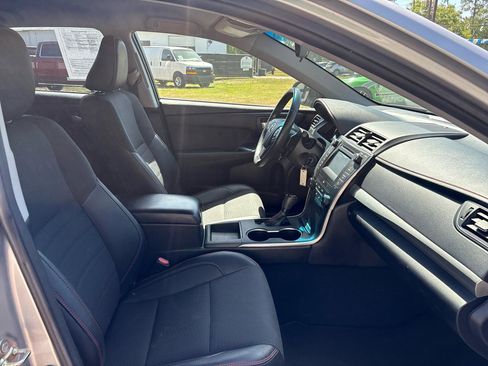Used 2016 Toyota Camry SE FWD image 16