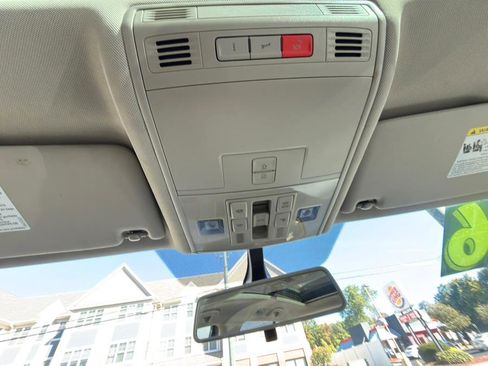 Used 2016 Volkswagen Golf SE image 25