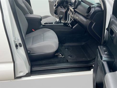 Used 2021 Toyota Tacoma SR RWD image 13