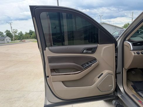 Used 2018 Chevrolet Tahoe LT AWD/4WD image 12