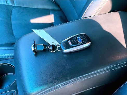 Used 2017 Subaru Outback 2.5i Limited AWD/4WD image 15