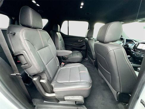 Used 2023 Chevrolet Traverse RS image 29